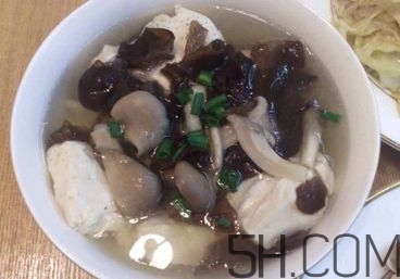 蘑菇和海參能一起吃嗎？蘑菇海參湯的做法