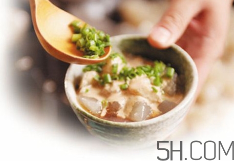 燜子是涼粉嗎？燜子是用什么做的？