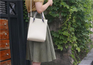 fibreno包大概多少錢？fibreno在哪里買？