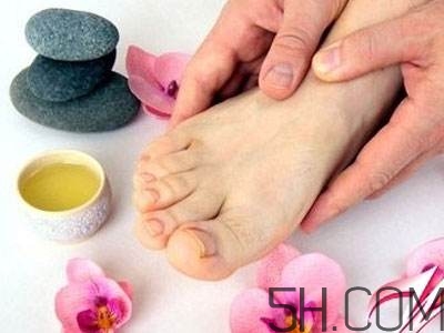 大蒜泡酒可以治腳氣嗎？治腳氣的方法有哪些？