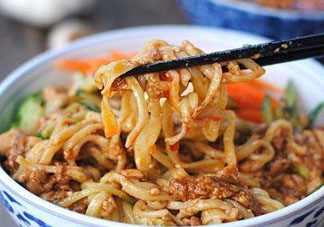 炸醬面可以用掛面嗎？炸醬面用什么面條？