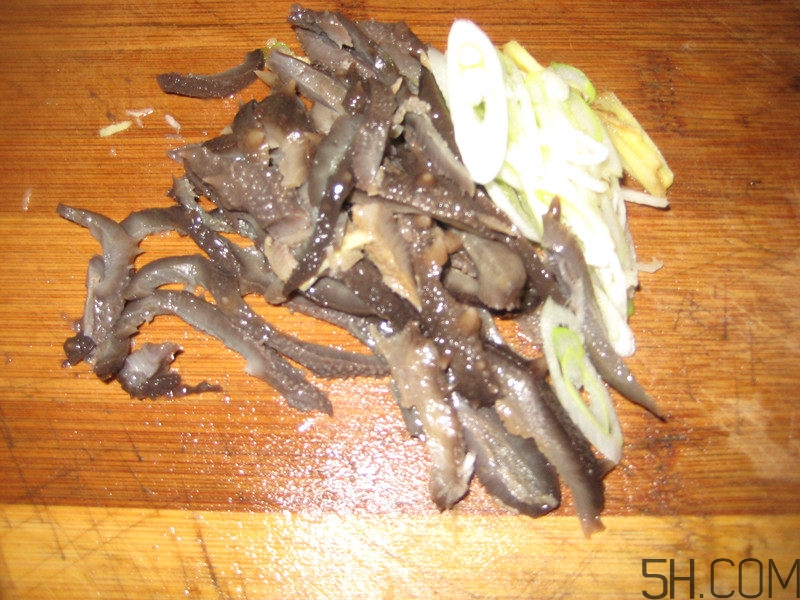 蘑菇和海參能一起吃嗎？蘑菇海參湯的做法