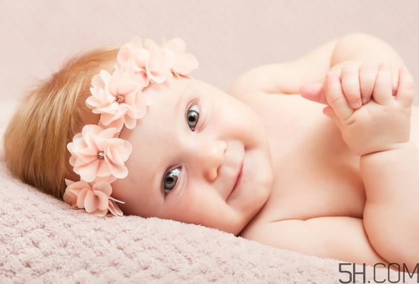 如何給寶寶斷奶？寶媽有妙招