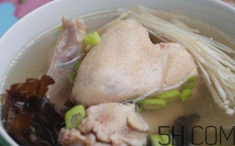 海參可以和排骨一起燉湯嗎？海參排骨湯怎么做？