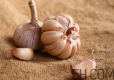 大蒜泡酒適合什么人喝？大蒜泡酒的禁忌人群