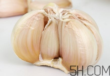 大蒜泡酒能壯陽(yáng)嗎？大蒜泡酒補(bǔ)腎嗎？