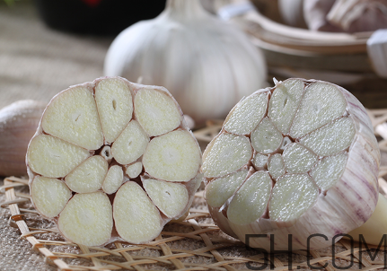 大蒜泡酒治什么病？大蒜泡酒有什么好處？