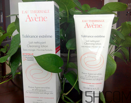 雅漾舒緩特護(hù)潔面乳怎么樣？好用嗎？