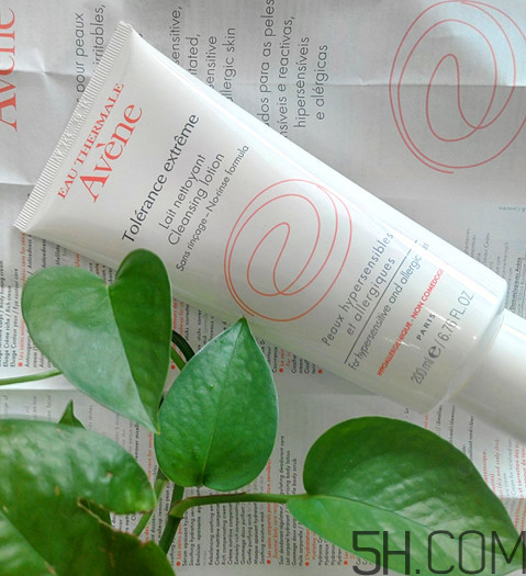 雅漾舒緩特護(hù)潔面乳怎么樣？好用嗎？