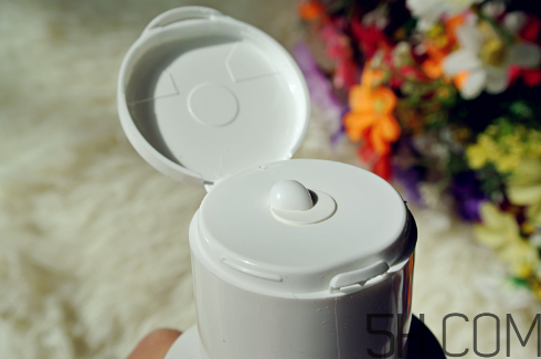 雅漾舒緩特護(hù)潔面乳怎么樣？好用嗎？