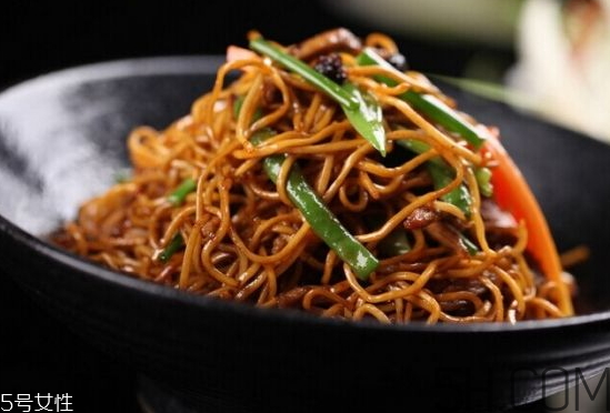 炒面為什么會粘鍋？炒面怎么不粘鍋？