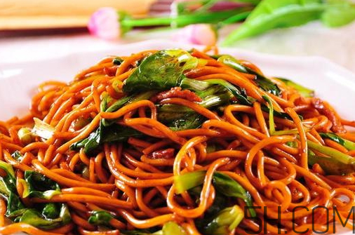 吃炒面會上火嗎？炒面吃多了好嗎？