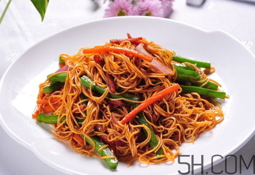 吃炒面會(huì)胖嗎？炒面熱量高嗎？