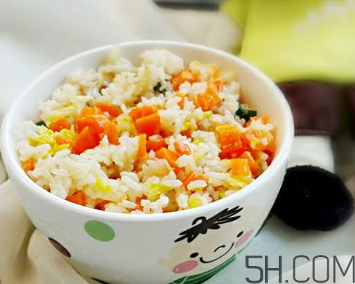 蛋炒飯可以放洋蔥嗎？蛋炒飯放洋蔥好吃嗎？