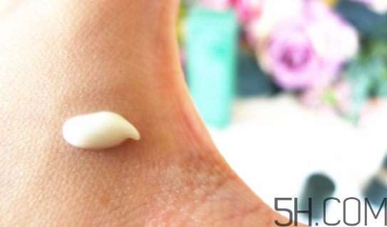 海藍(lán)之謎活顏煥膚精華露怎么樣？產(chǎn)品評(píng)測(cè)