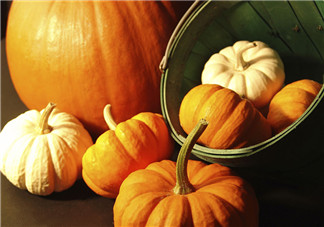 大閘蟹和南瓜一起什么人不適合吃？大閘蟹和南瓜一起吃要怎么辦？