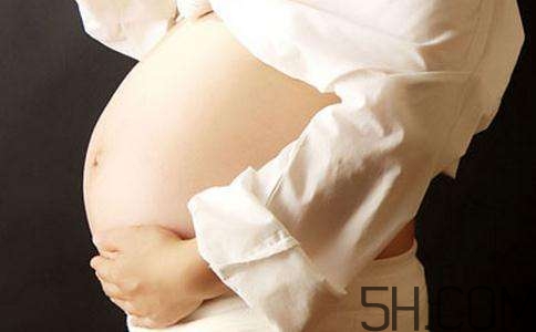 孕晚期肚子疼影響胎兒?jiǎn)?？孕晚期肚子像來月?jīng)一樣疼