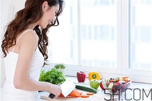 孕晚期肚子疼影響胎兒?jiǎn)?？孕晚期肚子像來月?jīng)一樣疼