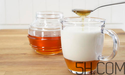 牛奶煮開(kāi)了還有營(yíng)養(yǎng)嗎？牛奶可以加熱嗎？