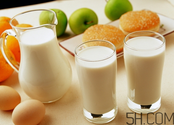 牛奶什么時候喝好？牛奶什么樣的好？