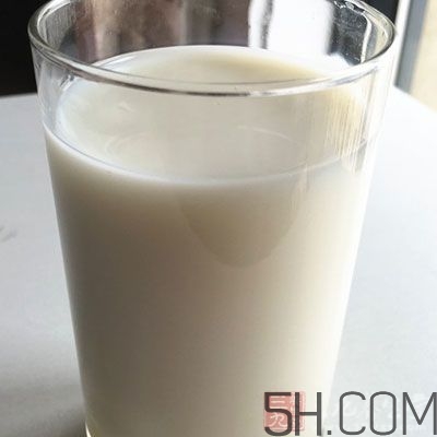 牛奶煮開(kāi)了還有營(yíng)養(yǎng)嗎？牛奶可以加熱嗎？