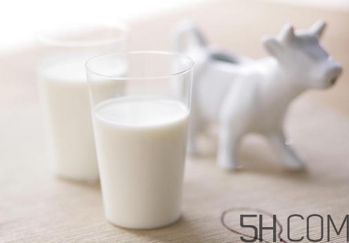 牛奶煮開(kāi)了還有營(yíng)養(yǎng)嗎？牛奶可以加熱嗎？