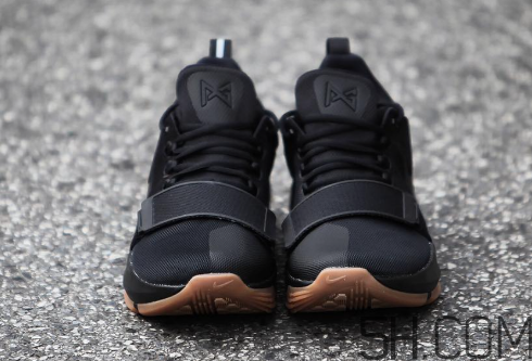 nike pg 1黑色生膠大底發(fā)售時間_實物什么樣？