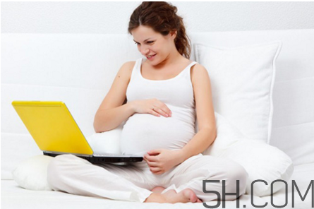 孕婦怎么睡覺對胎兒好？孕婦害喜怎么回事？