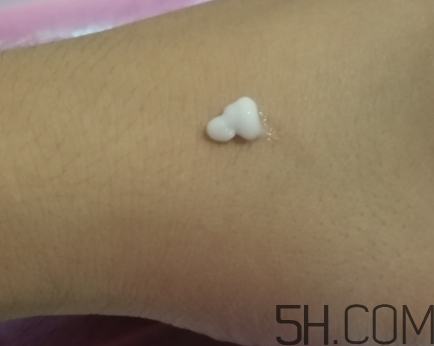 眼霜可以用來擦臉嗎？眼霜可以當(dāng)面霜用嗎