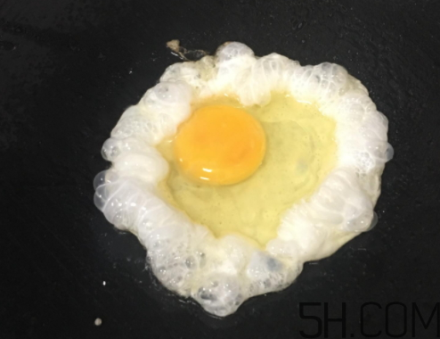 煎雞蛋為什么會有泡沫？炒雞蛋為什么會有泡沫？