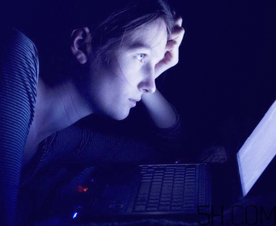 眼霜可以天天用嗎？眼霜多久用一次