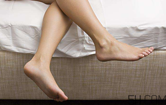 腳氣用鹽水泡腳有用嗎？用鹽水泡腳治腳氣嗎？