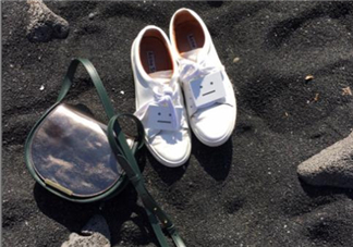 cuyana哪能買到？cuyana馬鞍包多少錢？