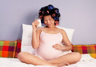 孕婦奶粉和鈣片可以一起吃嗎？喝孕婦奶粉還需要吃鈣片嗎？