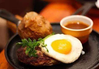 荷包蛋是煮的還是煎的？煎雞蛋還是煮雞蛋好？