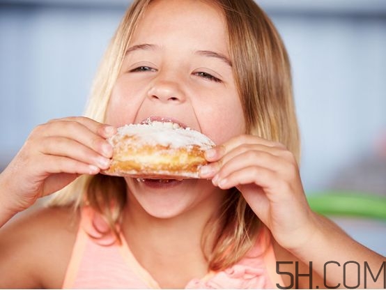 寶寶多大可以吃月餅？寶寶吃月餅會上火嗎？