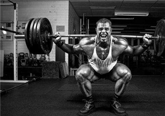 杠鈴深蹲練什么肌肉？杠鈴深蹲的好處