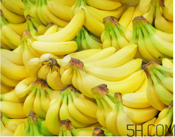香蕉沒(méi)熟吃了會(huì)怎樣？香蕉吃多了的壞處