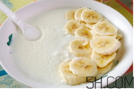 香蕉蒸著吃有什么好處？蒸香蕉的功效與做法