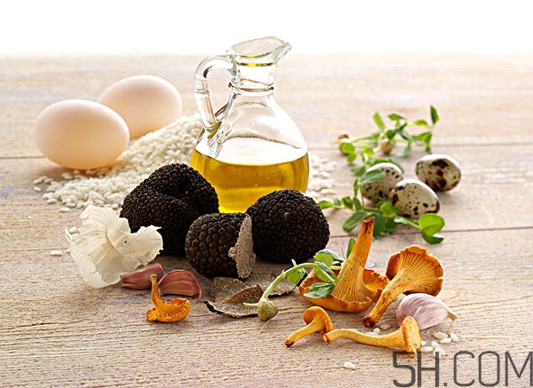 橄欖油可以去痘嗎 橄欖油怎么用去痘印 橄欖油可以去痘嗎 橄欖油怎么用去痘印