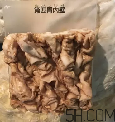 牛百葉和毛肚是一個(gè)東西嗎？牛百葉上面有層黑皮能吃嗎？