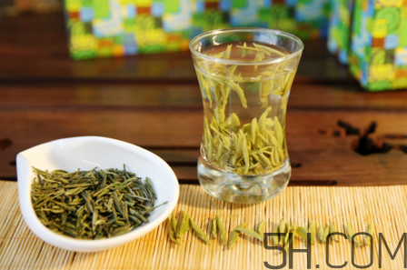 茶葉發(fā)霉是什么樣子？茶葉發(fā)霉怎么鑒別？