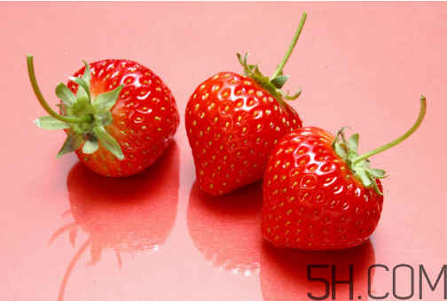 吃了發(fā)霉的草莓怎么辦？怎樣挑選草莓？