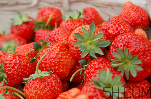 什么時(shí)候最宜吃草莓？草莓哪種吃法最好吃？