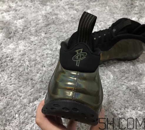 nike air foamposite one legion green全息噴什么時候發(fā)售？