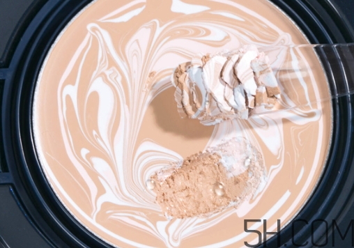 ahc玻尿酸水粉霜氣墊怎么用？ahc玻尿酸水粉霜真假辨別