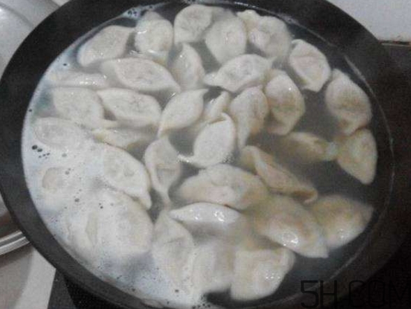 煮餃子怎么煮不破皮？煮餃子怎么看熟沒熟？