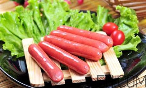 烤腸能用微波爐加熱嗎？烤腸能在微波爐里烤嗎？