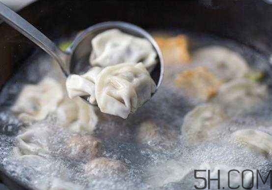 煮餃子怎么煮不破皮？煮餃子怎么看熟沒熟？