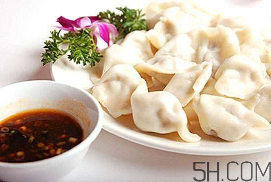 煮餃子開鍋煮皮還是餡？煮餃子蓋不蓋鍋蓋？